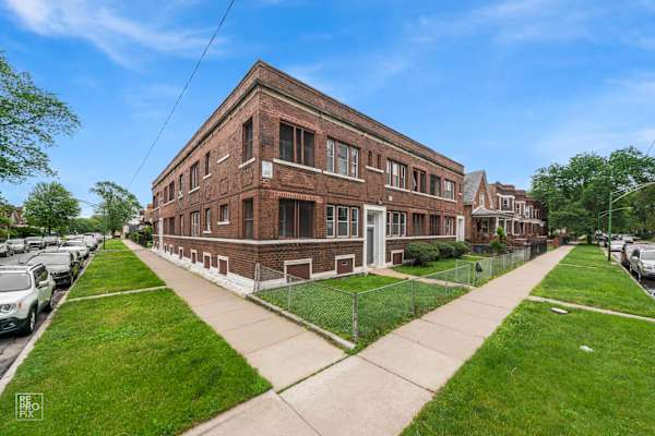 1511 E 73rd St property